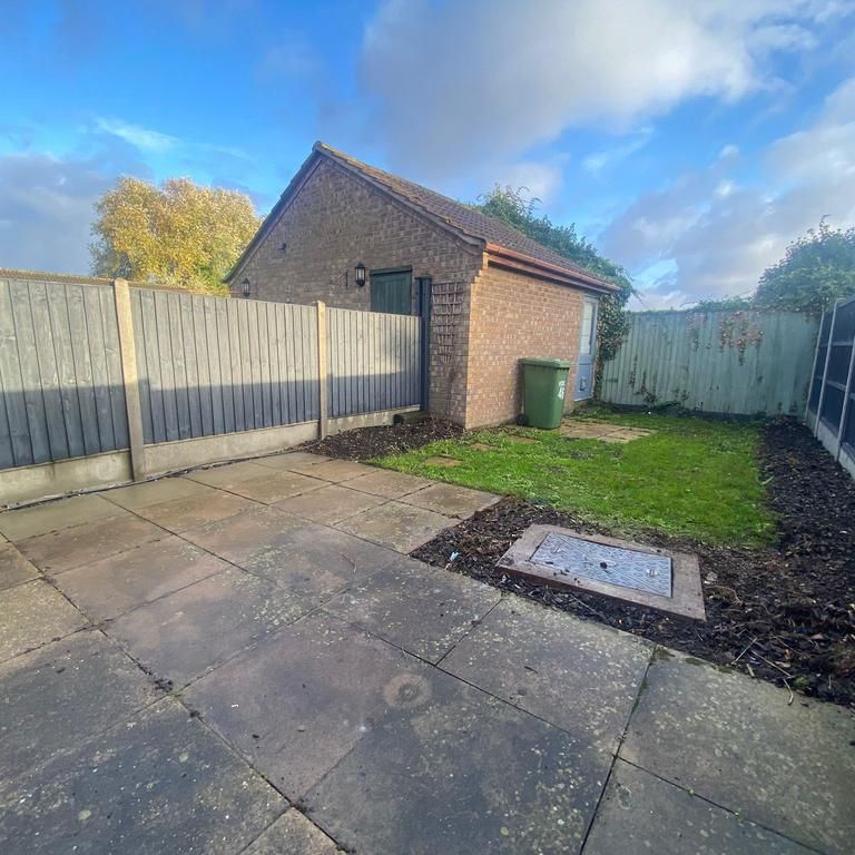 2 bedroom terraced house to rent - Photo 1