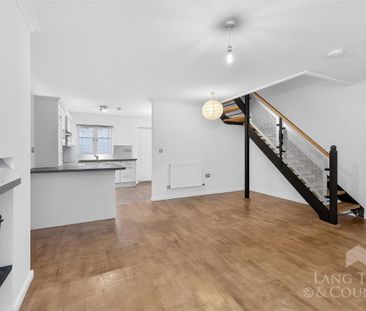 NORTH HILL - Photo 1