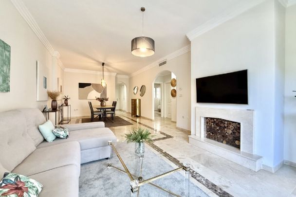 2 Bedroom Apartment For Rent in Nueva Andalucía, Málaga - Photo 1