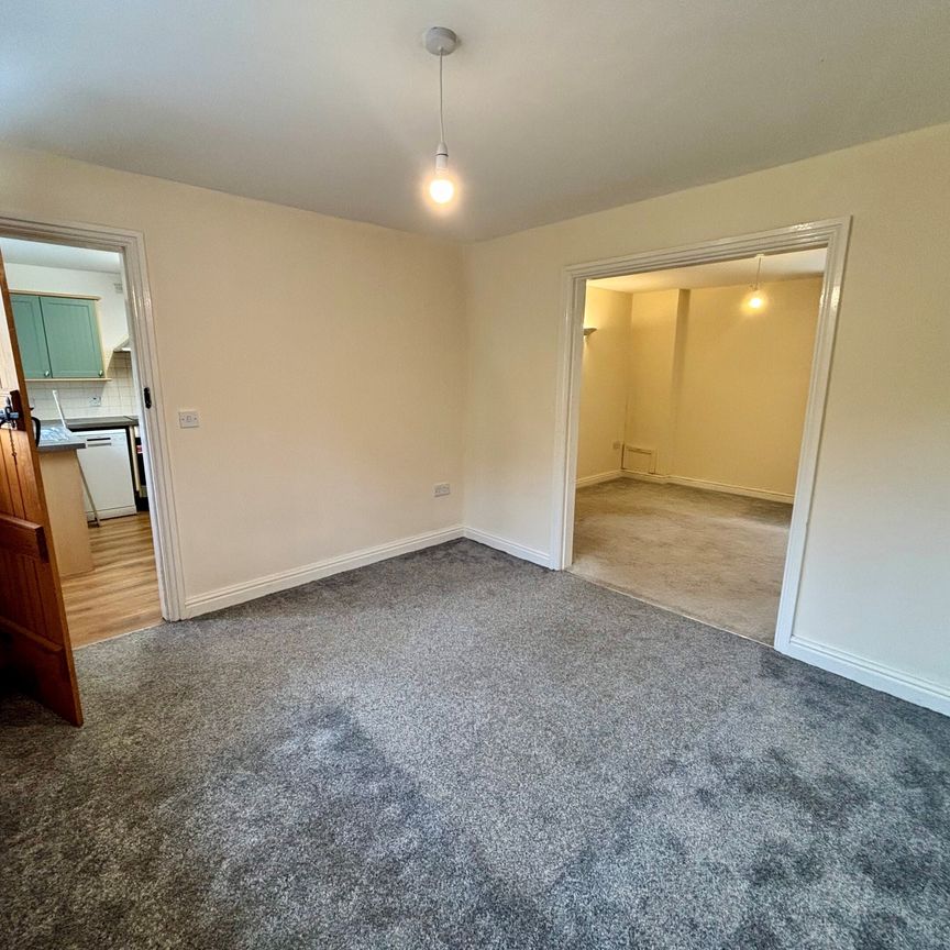 Winsford, Darnhall - Photo 1