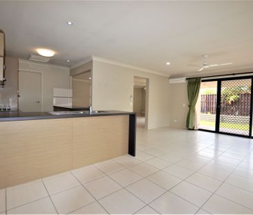 Large Home in Stretton School Catchment&excl; - Photo 2