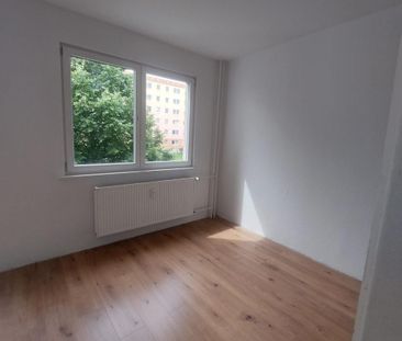 Erstbezug nach Sanierung! Ideal für 2 oder 3 Personen. Günstige Woh... - Photo 1