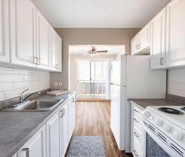 Franklin Manor Apartments - PARKING SPACE, WATER & HEAT INCLUDED, H... - Photo 6