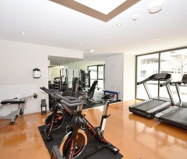 SIX MONTH LEASE ONLY - APARTMENT LIVING - LUXURY 1x1!!! - Photo 4