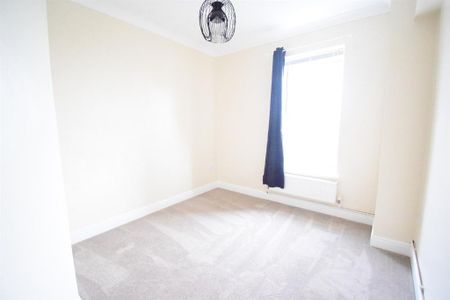 4 bedroom apartment to rent - Photo 2