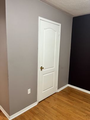 For Lease - 7 Glacier Crescent, Toronto, Ontario - Photo 1