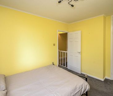 3 bedroom ground floor maisonette to rent - Photo 4