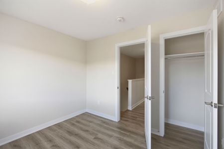 For Lease - 32 Pumice Place, Barrhaven, Ontario - Photo 2