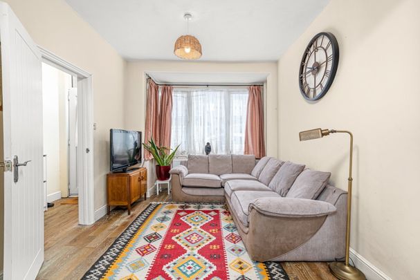 Room in a Shared House, Lakehall Road, CR7 - Photo 1