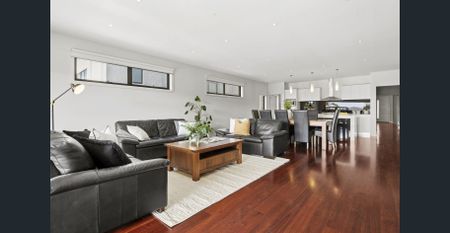 A CUSTOM-BUILT MASTERPIECE - Photo 4