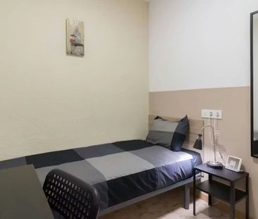 Carrer de Besalú, Barcelona, Catalonia 08026 - Photo 6