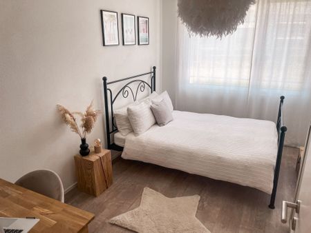 Stilvoll möblierte 4.5-Zimmer-Wohnung mit Balkon in Büren an der Aare - Photo 2