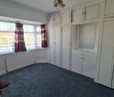4 bedroom end of terrace house to rent - Photo 6