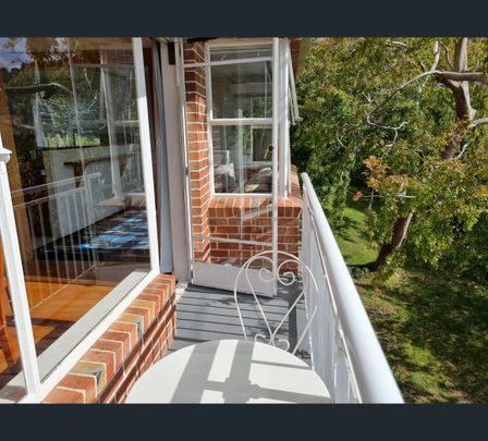 2/8 Binney Court, Sandy Bay, Tas 7005 - Photo 1