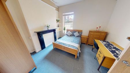 5 bedroom semi-detached house to rent - Photo 4