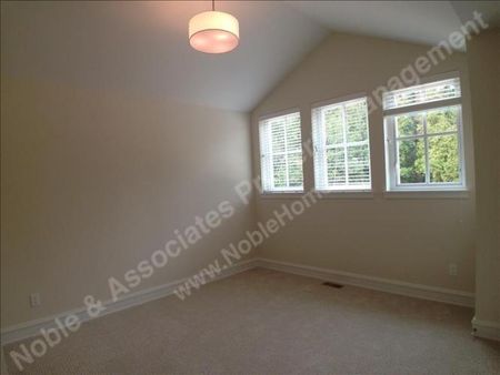 1XXX 129A Street Surrey - Photo 3