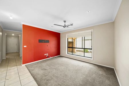 48 Retford Close, Werribee. - Photo 2