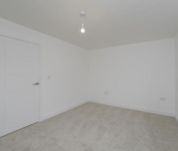 2 bedroom semi-detached house to rent - Photo 3