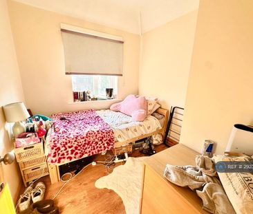 6 bedroom semi-detached house to rent - Photo 6