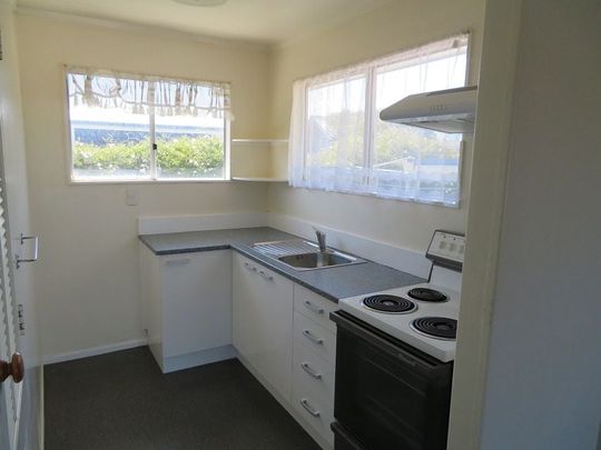 Quiet Rear Unit – 634C Fergusson Drive, Upper Hutt - Photo 1