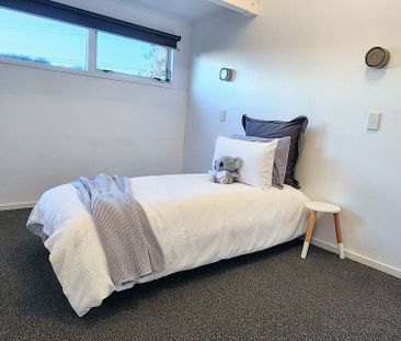 Renovated 2-Bedroom Home Near the Beach - Photo 6