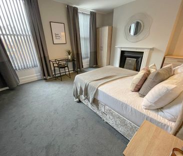 6 bedroom terraced house to rent - Photo 1