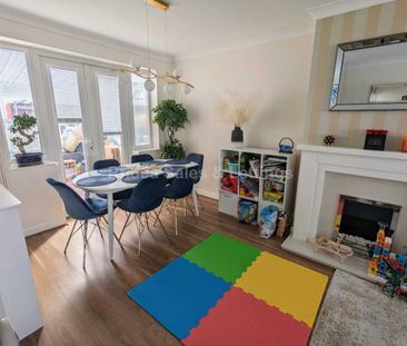 3 bedroom terraced house to rent - Photo 2