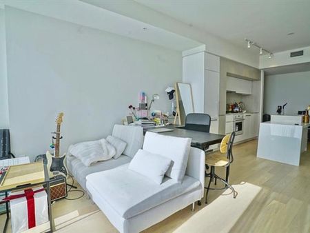 1288 Rue St Antoine O. - Photo 3