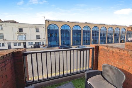 Terminus Terrace, SO14 - Photo 4