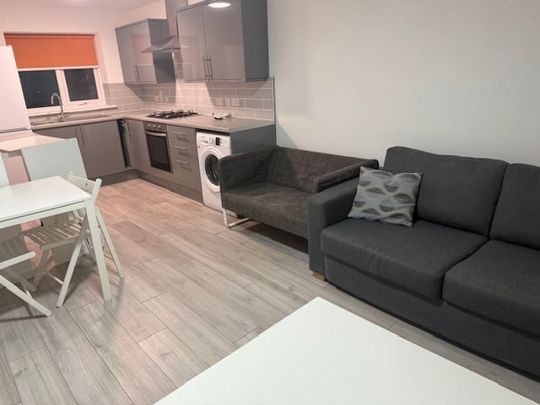 2 Bed Maisonette, Syon Park Close, NG2 - Photo 1