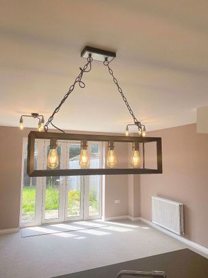 Lakelot Close, Willenhall - Photo 1