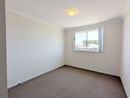 Stunning Family Home in Popular Cliftleigh Meadows Estate - Photo 4