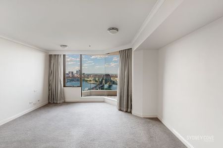 EXQUISITE EXECUTIVE APARTMENT IN QUAY WEST | Unfurnished - Photo 2