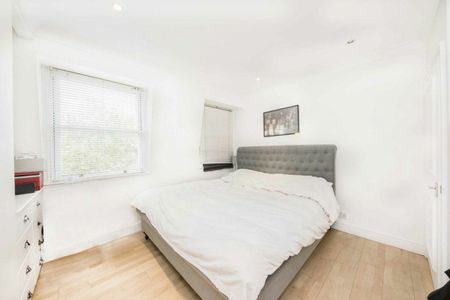 Nevern Square, Earls Court, SW5 - Photo 3