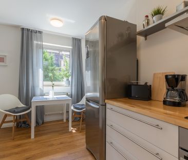 City-Residence: Sanierte und gut möblierte 2-Zi.-Wohnung mit Balkon... - Photo 3