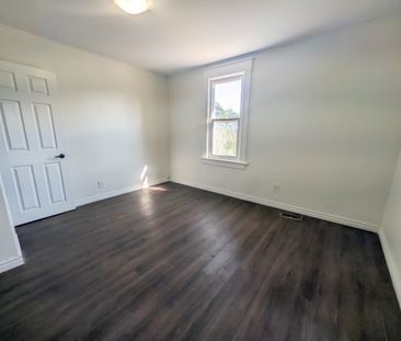 5949 Delaware St, Niagara Falls - 3 Bed + 3 Bath Upper Unit - Photo 5