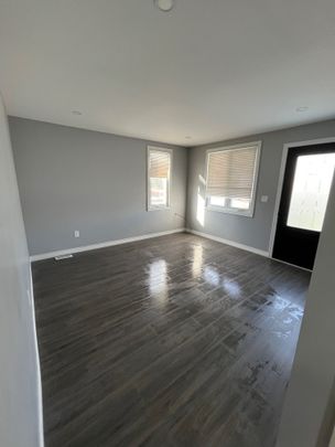 For Lease - 259 Tiffin Street, Barrie, Ontario - Photo 1