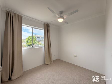 2/274 Harbour Drive, Coffs Harbour - Photo 4