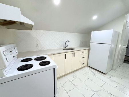 $1,545 / 2 br / 1 ba / 87 Victoria ave N unit 3 - Photo 3