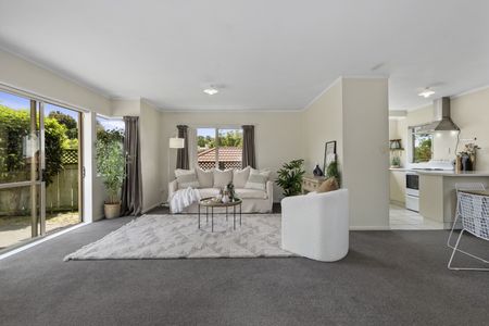 Secure Family Home - Brookfield - Photo 2