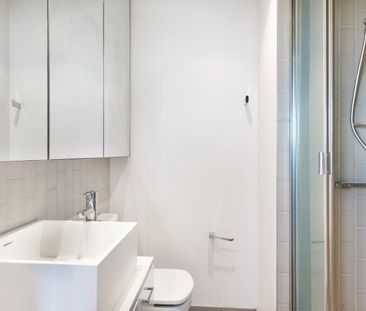 Furnished One Bedroom Apartment - Opposite Queen Victoria Market! - Photo 4