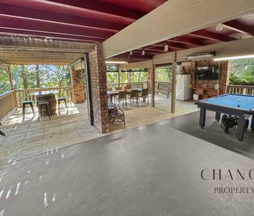 Spacious Copacabana Home with Multiple Living Areas - Photo 2