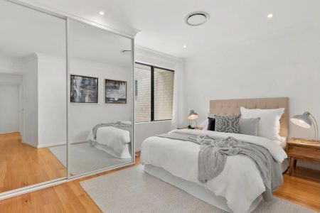 Beachside Townhouse Moments to Gordons Bay - Photo 4