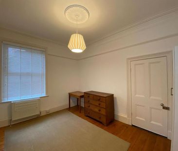 4 bedroom semi-detached house to rent - Photo 6