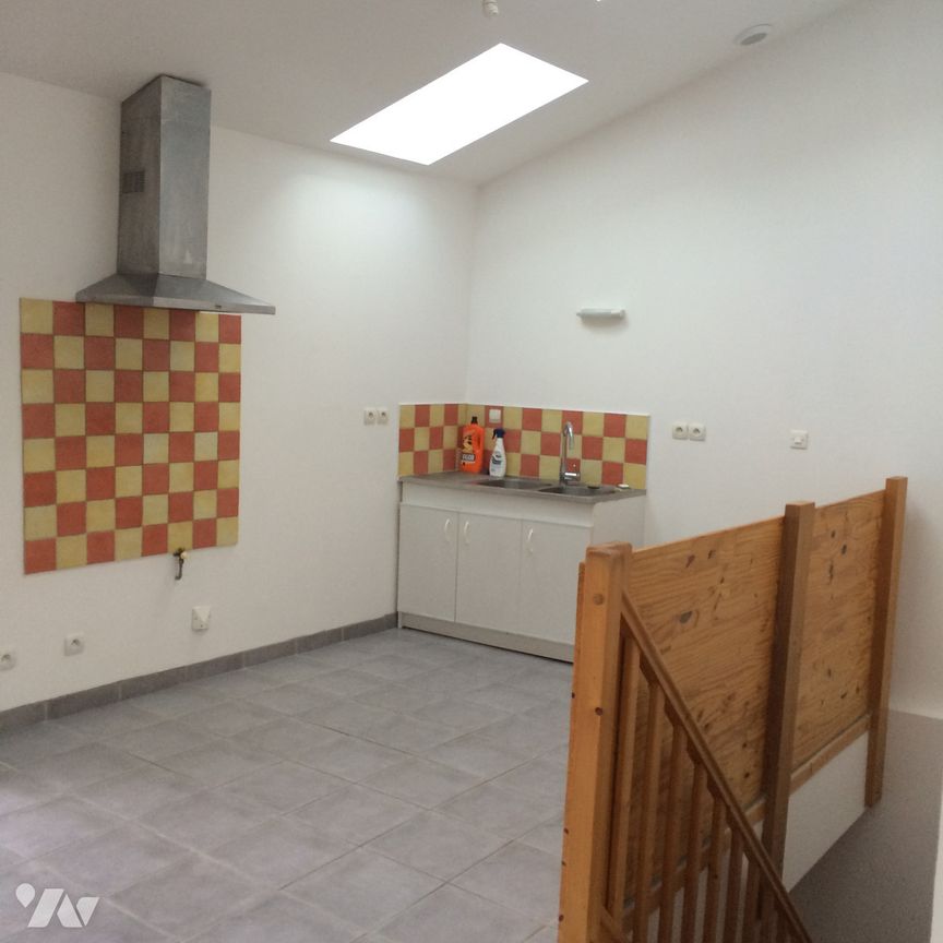 LOUE BOUGUENAIS Bourg Maison/Appartement - T3 - 79 m2 - grand garage - - Photo 1