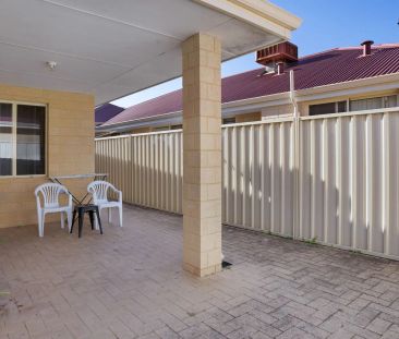 Conveniently Located 3 x 2 Home - Photo 2