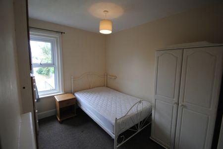 Student house on Ensbury Park Road - Photo 5