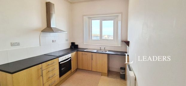 2 bedroom flat to rent Flat 2 17 The Esplanade, Lowestoft, NR33 - Photo 1