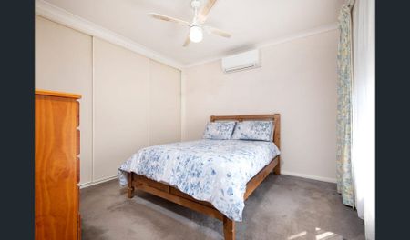 Charming Unit - Photo 2