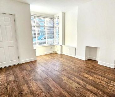 2 bedroom semi-detached house to rent - Photo 5